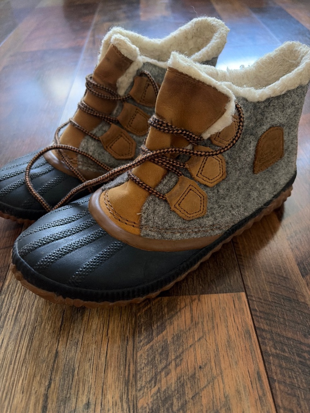 Duck boots